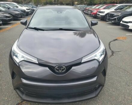 Серый Тойота C-HR, объемом двигателя 2 л и пробегом 37 тыс. км за 11200 $, фото 1 на Automoto.ua