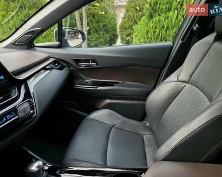 Сірий Тойота C-HR, об'ємом двигуна 1.8 л та пробігом 60 тис. км за 26500 $, фото 29 на Automoto.ua