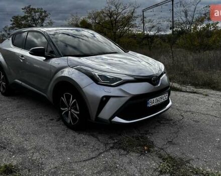 Серый Тойота C-HR, объемом двигателя 2 л и пробегом 99 тыс. км за 27000 $, фото 5 на Automoto.ua