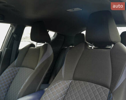 Серый Тойота C-HR, объемом двигателя 2 л и пробегом 28 тыс. км за 22400 $, фото 26 на Automoto.ua