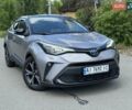 Серый Тойота C-HR, объемом двигателя 2 л и пробегом 110 тыс. км за 25700 $, фото 3 на Automoto.ua