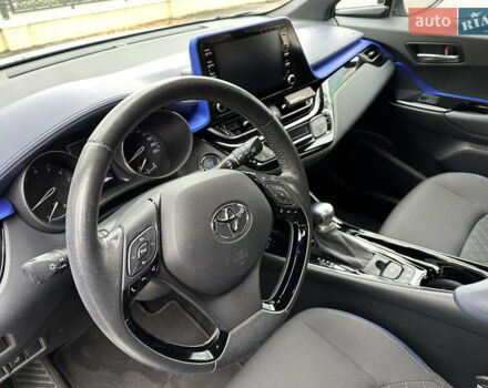 Сірий Тойота C-HR, об'ємом двигуна 1.2 л та пробігом 25 тис. км за 23900 $, фото 24 на Automoto.ua