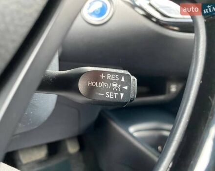 Серый Тойота C-HR, объемом двигателя 1.8 л и пробегом 128 тыс. км за 21300 $, фото 22 на Automoto.ua