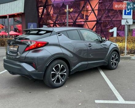 Серый Тойота C-HR, объемом двигателя 2 л и пробегом 57 тыс. км за 20990 $, фото 6 на Automoto.ua