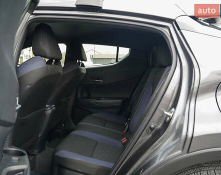 Серый Тойота C-HR, объемом двигателя 2 л и пробегом 28 тыс. км за 22400 $, фото 27 на Automoto.ua