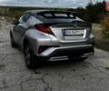 Серый Тойота C-HR, объемом двигателя 2 л и пробегом 99 тыс. км за 27000 $, фото 4 на Automoto.ua
