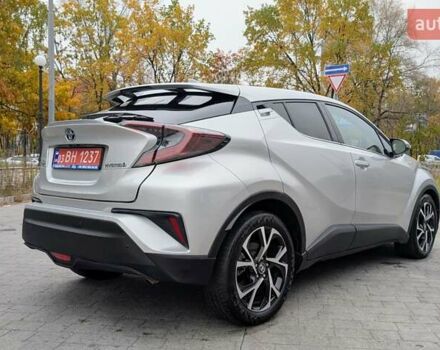 Тойота C-HR 2019 в Киеве на Automoto.ua Серый Тойота C-HR, объемом двигателя 1.8 л и пробегом 133 тыс. км за 21500 $, фото 5 на Automoto.ua