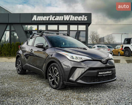 Серый Тойота C-HR, объемом двигателя 2 л и пробегом 28 тыс. км за 22400 $, фото 2 на Automoto.ua