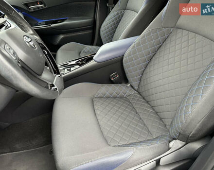 Сірий Тойота C-HR, об'ємом двигуна 1.2 л та пробігом 25 тис. км за 23900 $, фото 25 на Automoto.ua