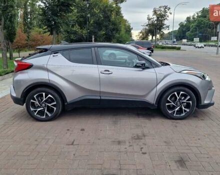 Серый Тойота C-HR, объемом двигателя 1.99 л и пробегом 72 тыс. км за 18500 $, фото 4 на Automoto.ua