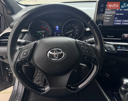 Серый Тойота C-HR, объемом двигателя 1.99 л и пробегом 136 тыс. км за 19300 $, фото 77 на Automoto.ua