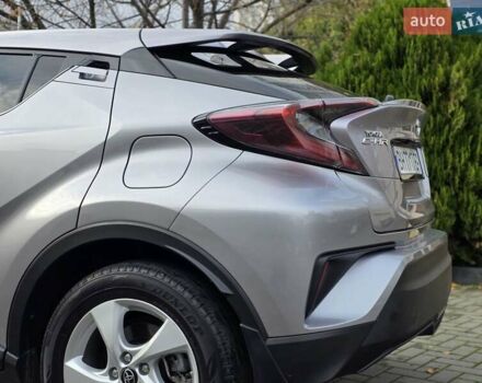 Сірий Тойота C-HR, об'ємом двигуна 1.8 л та пробігом 60 тис. км за 26500 $, фото 21 на Automoto.ua
