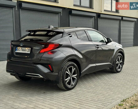 Сірий Тойота C-HR, об'ємом двигуна 1.99 л та пробігом 74 тис. км за 28800 $, фото 4 на Automoto.ua