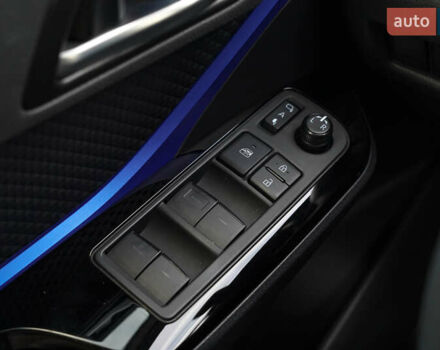 Серый Тойота C-HR, объемом двигателя 2 л и пробегом 28 тыс. км за 22400 $, фото 15 на Automoto.ua