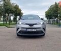 Серый Тойота C-HR, объемом двигателя 1.99 л и пробегом 72 тыс. км за 18500 $, фото 1 на Automoto.ua