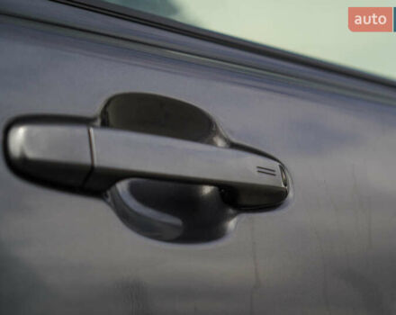 Серый Тойота C-HR, объемом двигателя 2 л и пробегом 28 тыс. км за 22400 $, фото 12 на Automoto.ua