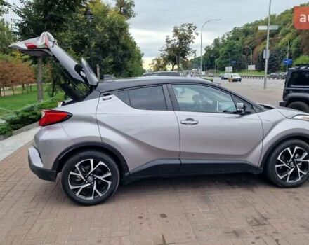 Серый Тойота C-HR, объемом двигателя 1.99 л и пробегом 72 тыс. км за 18500 $, фото 11 на Automoto.ua