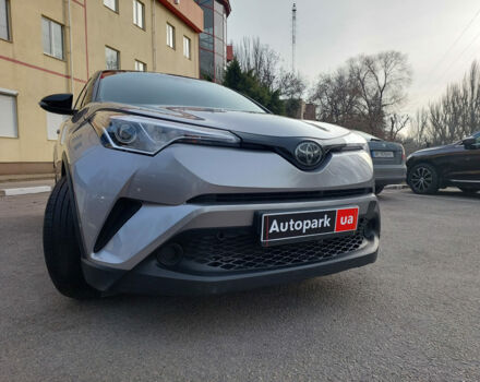 Серый Тойота C-HR, объемом двигателя 2 л и пробегом 40 тыс. км за 19890 $, фото 10 на Automoto.ua