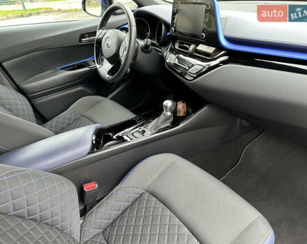 Сірий Тойота C-HR, об'ємом двигуна 1.2 л та пробігом 25 тис. км за 23900 $, фото 18 на Automoto.ua