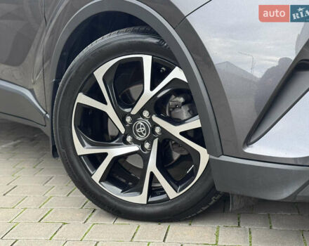 Серый Тойота C-HR, объемом двигателя 1.99 л и пробегом 136 тыс. км за 19300 $, фото 27 на Automoto.ua