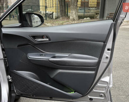 Сірий Тойота C-HR, об'ємом двигуна 1.2 л та пробігом 42 тис. км за 23000 $, фото 18 на Automoto.ua