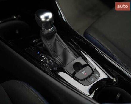 Серый Тойота C-HR, объемом двигателя 2 л и пробегом 28 тыс. км за 22400 $, фото 24 на Automoto.ua