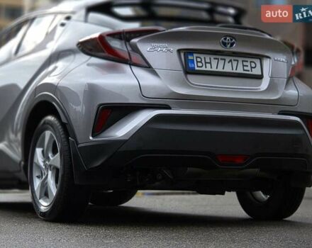 Сірий Тойота C-HR, об'ємом двигуна 1.8 л та пробігом 60 тис. км за 26500 $, фото 4 на Automoto.ua