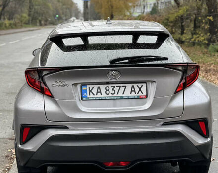Серый Тойота C-HR, объемом двигателя 1.2 л и пробегом 54 тыс. км за 21500 $, фото 2 на Automoto.ua