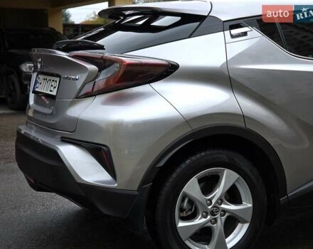 Сірий Тойота C-HR, об'ємом двигуна 1.8 л та пробігом 60 тис. км за 26500 $, фото 5 на Automoto.ua