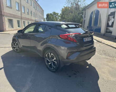 Серый Тойота C-HR, объемом двигателя 1.99 л и пробегом 47 тыс. км за 18999 $, фото 6 на Automoto.ua