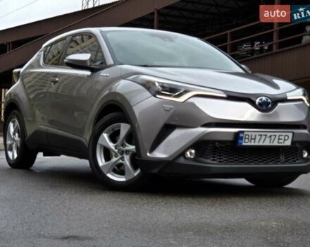 Сірий Тойота C-HR, об'ємом двигуна 1.8 л та пробігом 60 тис. км за 26500 $, фото 3 на Automoto.ua