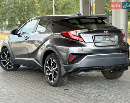 Серый Тойота C-HR, объемом двигателя 1.99 л и пробегом 47 тыс. км за 19299 $, фото 5 на Automoto.ua