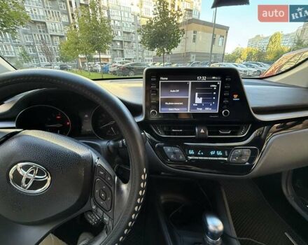 Серый Тойота C-HR, объемом двигателя 1.99 л и пробегом 56 тыс. км за 21500 $, фото 20 на Automoto.ua