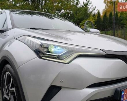 Тойота C-HR 2019 в Киеве на Automoto.ua Серый Тойота C-HR, объемом двигателя 1.8 л и пробегом 133 тыс. км за 21500 $, фото 7 на Automoto.ua