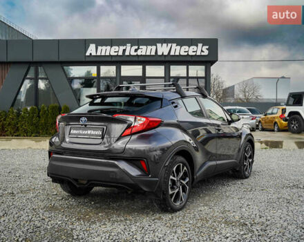 Серый Тойота C-HR, объемом двигателя 2 л и пробегом 28 тыс. км за 22400 $, фото 4 на Automoto.ua