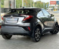 Серый Тойота C-HR, объемом двигателя 1.99 л и пробегом 47 тыс. км за 19299 $, фото 3 на Automoto.ua