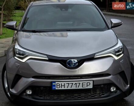 Сірий Тойота C-HR, об'ємом двигуна 1.8 л та пробігом 60 тис. км за 26500 $, фото 2 на Automoto.ua