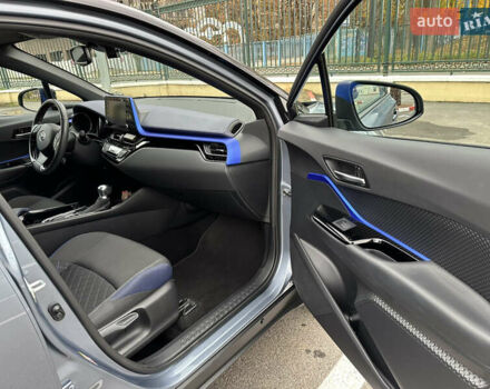 Сірий Тойота C-HR, об'ємом двигуна 1.2 л та пробігом 25 тис. км за 23900 $, фото 23 на Automoto.ua
