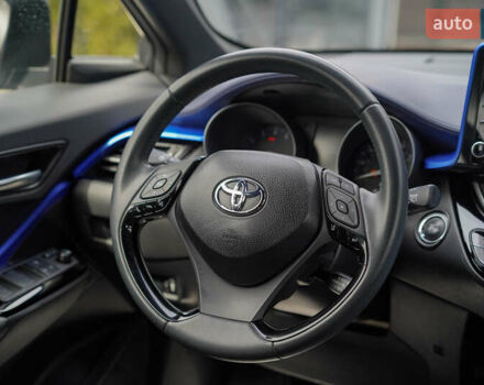 Серый Тойота C-HR, объемом двигателя 2 л и пробегом 28 тыс. км за 22400 $, фото 19 на Automoto.ua