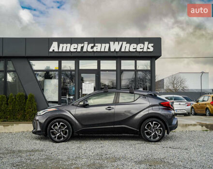 Серый Тойота C-HR, объемом двигателя 2 л и пробегом 28 тыс. км за 22400 $, фото 3 на Automoto.ua