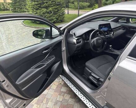 Серый Тойота C-HR, объемом двигателя 1.8 л и пробегом 77 тыс. км за 17900 $, фото 9 на Automoto.ua