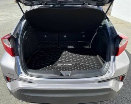 Серый Тойота C-HR, объемом двигателя 2 л и пробегом 30 тыс. км за 4650 $, фото 10 на Automoto.ua