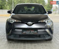 Серый Тойота C-HR, объемом двигателя 1.99 л и пробегом 47 тыс. км за 19299 $, фото 1 на Automoto.ua