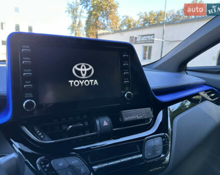 Сірий Тойота C-HR, об'ємом двигуна 1.2 л та пробігом 25 тис. км за 23900 $, фото 37 на Automoto.ua