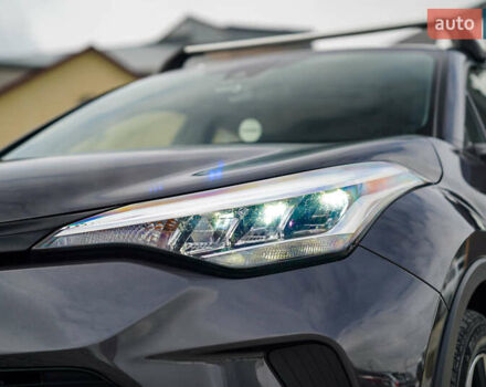 Серый Тойота C-HR, объемом двигателя 2 л и пробегом 28 тыс. км за 22400 $, фото 10 на Automoto.ua