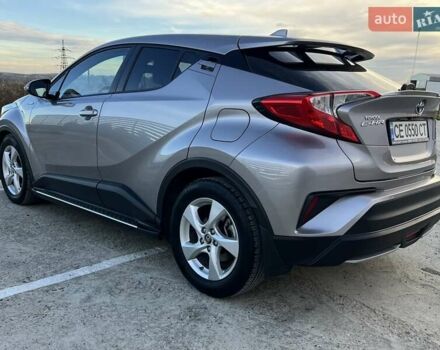 Тойота C-HR 2019 у Чернівцях на Automoto.ua Сірий Тойота C-HR, об'ємом двигуна 1.8 л та пробігом 99 тис. км за 27000 $, фото 6 на Automoto.ua