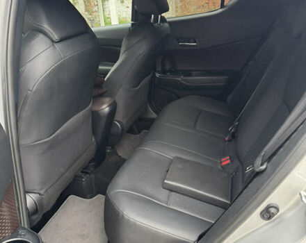 Серый Тойота C-HR, объемом двигателя 1.2 л и пробегом 12 тыс. км за 26500 $, фото 6 на Automoto.ua