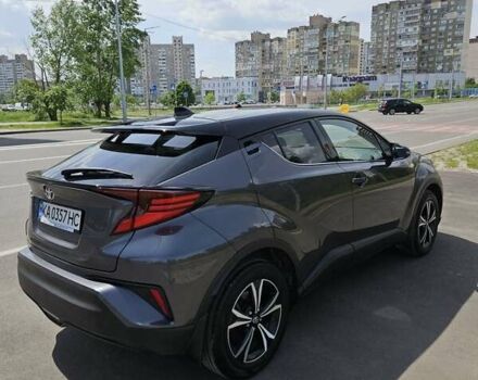 Серый Тойота C-HR, объемом двигателя 1.2 л и пробегом 54 тыс. км за 22980 $, фото 4 на Automoto.ua