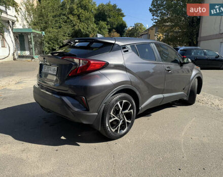 Серый Тойота C-HR, объемом двигателя 1.99 л и пробегом 47 тыс. км за 18999 $, фото 4 на Automoto.ua