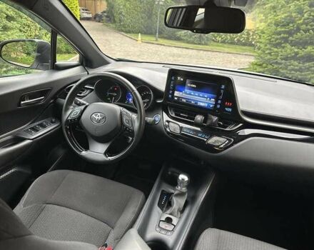 Серый Тойота C-HR, объемом двигателя 1.8 л и пробегом 77 тыс. км за 17900 $, фото 13 на Automoto.ua
